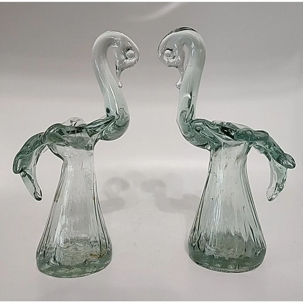 Vintage Matching Pair of Swan Glass Bud Vases 6.5in Green Blown Art‎ Glass FLAW